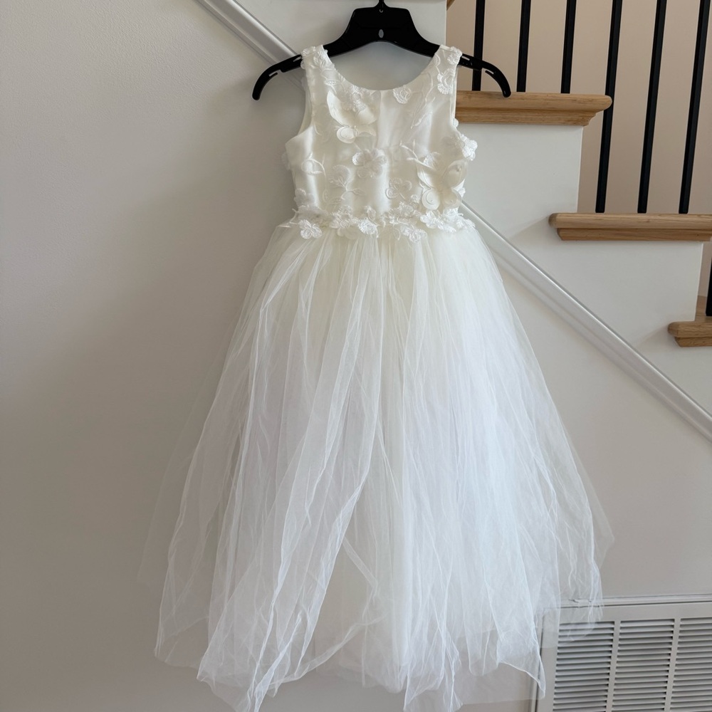 Rosebuds Flower Girl Dress with Detachable Butterfly Train, Size 6 - Picture 5 of 13